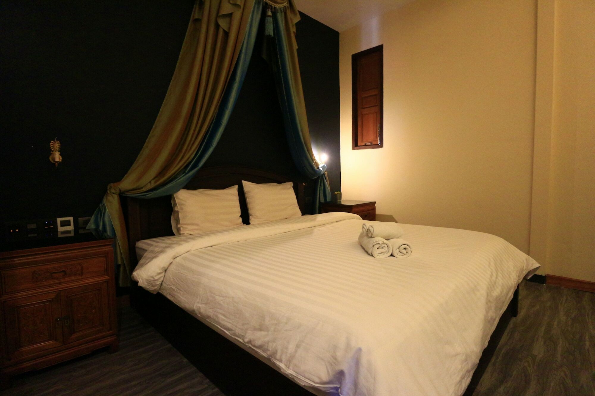 Hotel Yadana Chiangmai Chiang Mai Exterior foto